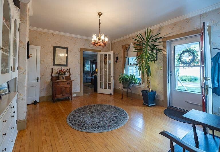 Listing photo 5