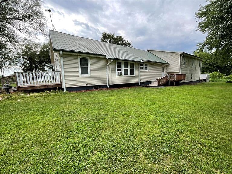 Listing photo 4