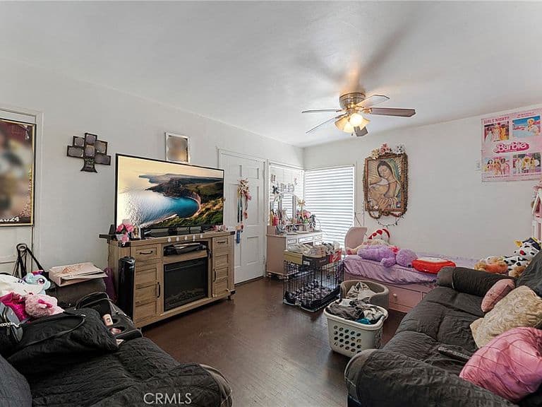Listing photo 5