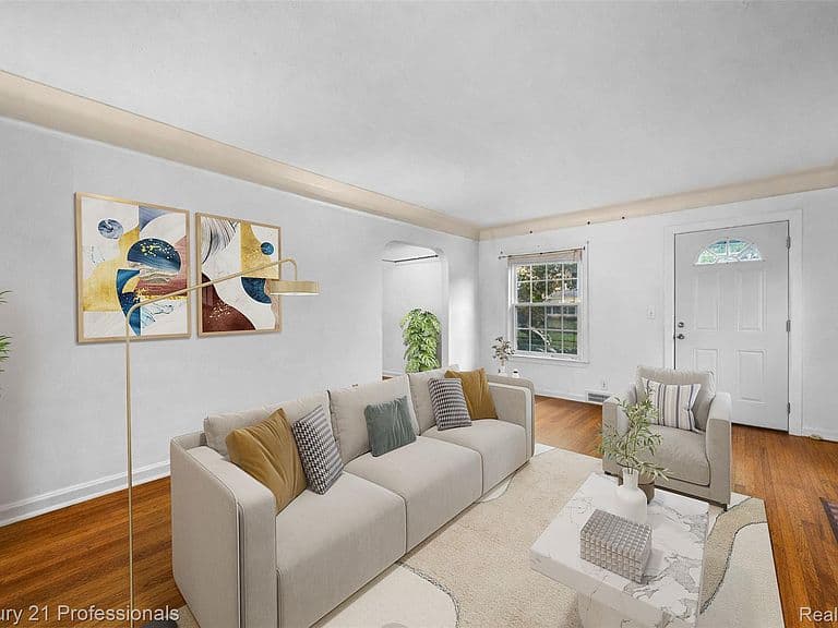 Listing photo 5