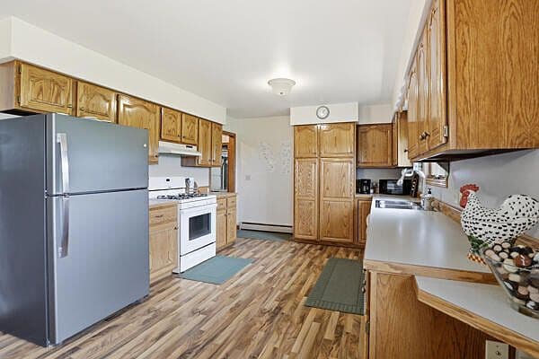 Listing photo 2