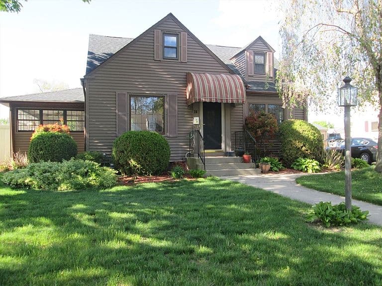 Listing photo 2