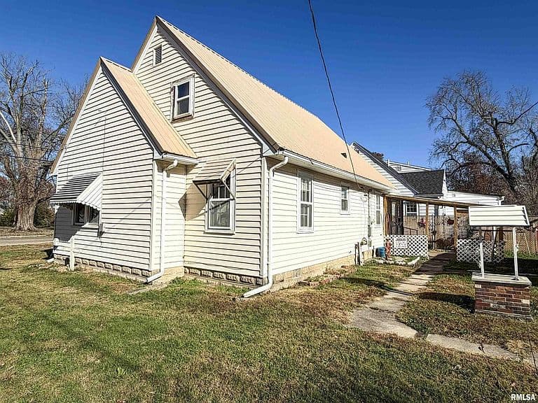 Listing photo 2