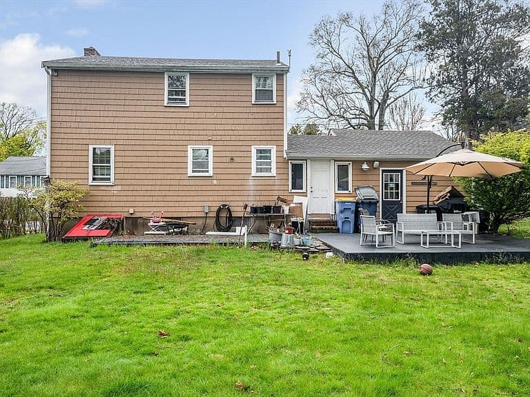 Listing photo 4