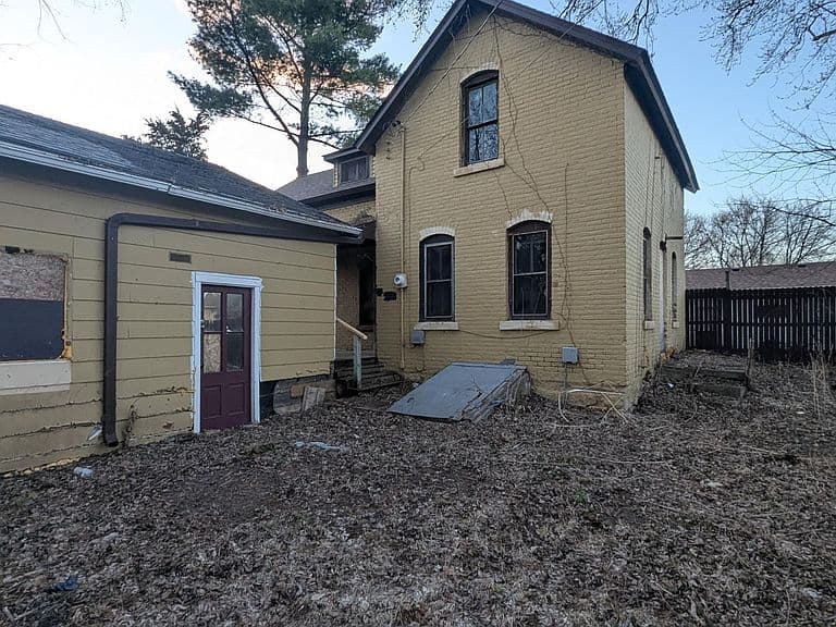 Listing photo 5