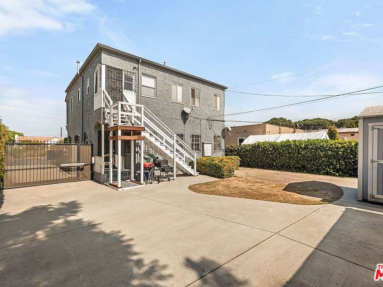 Listing photo 4