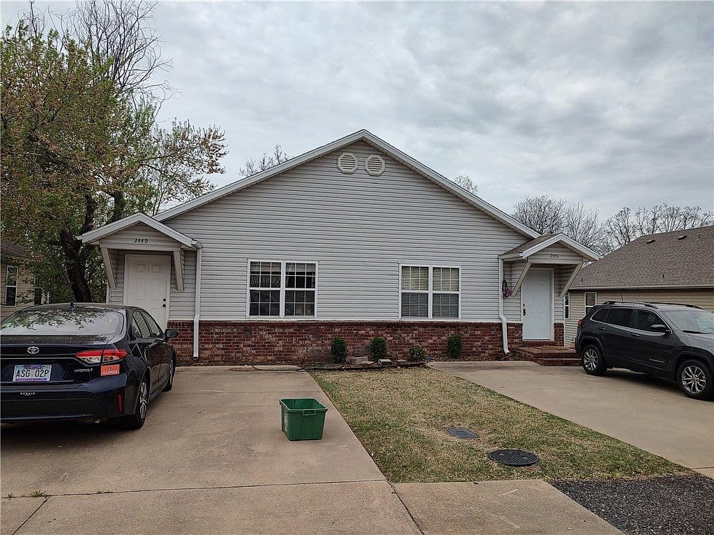 Primary listing photo