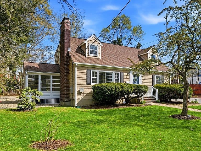 Listing photo 2