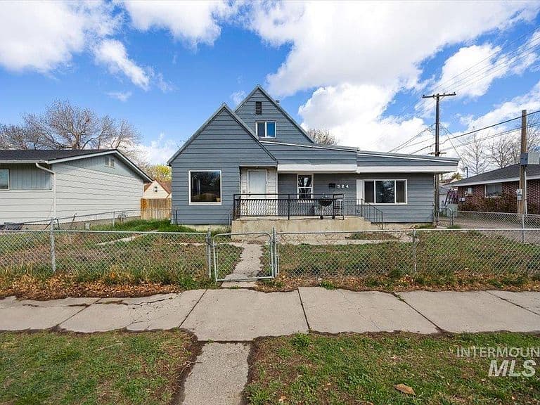 Listing photo 2