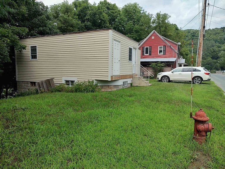 Listing photo 5