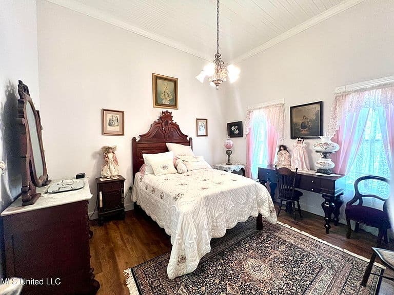 Listing photo 4