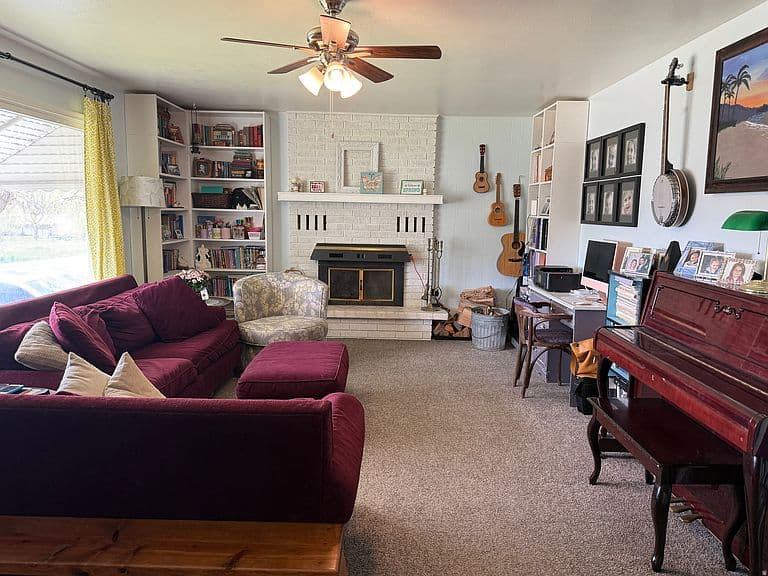 Listing photo 2