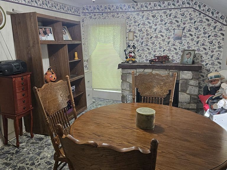 Listing photo 5