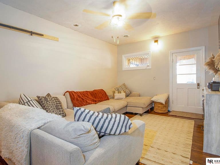 Listing photo 5