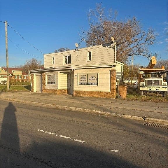 Listing photo 2