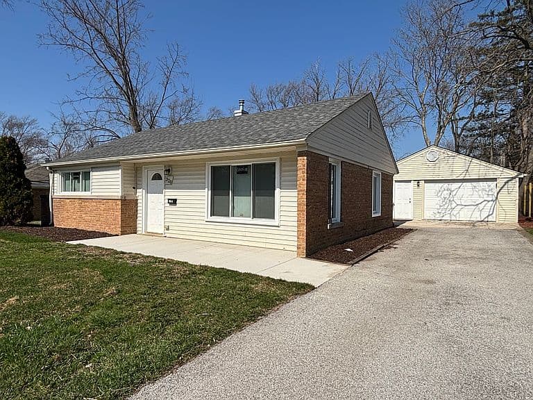 Listing photo 4