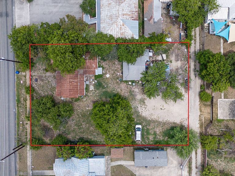 Listing photo 3