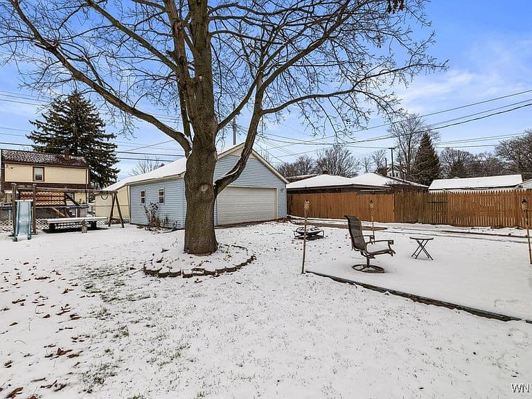 Listing photo 5