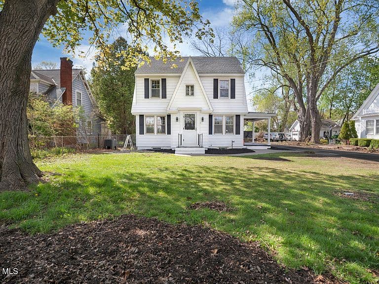 Listing photo 5