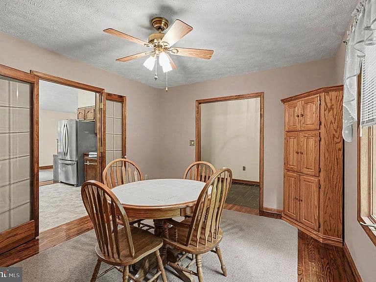 Listing photo 5