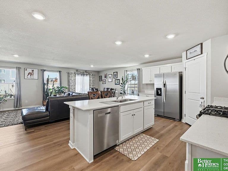 Listing photo 4