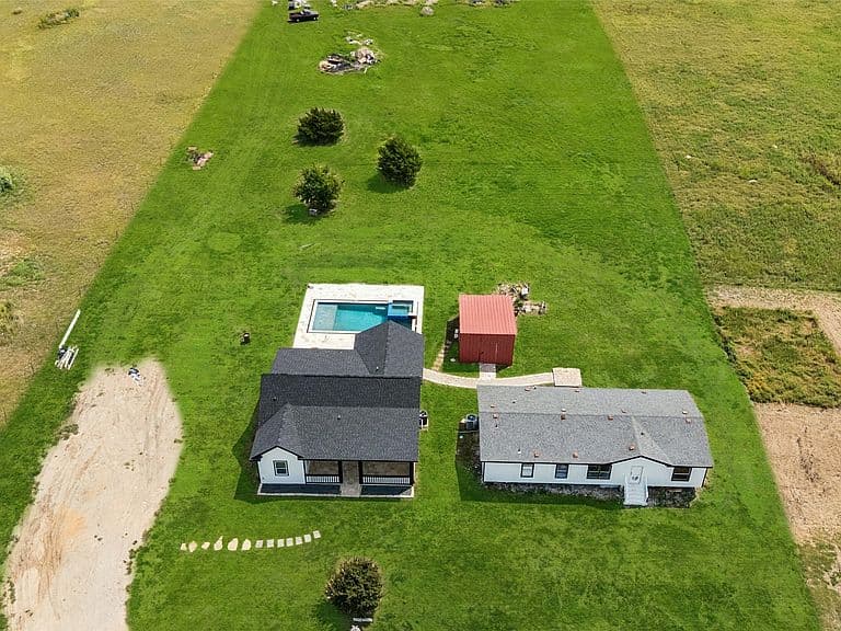 Listing photo