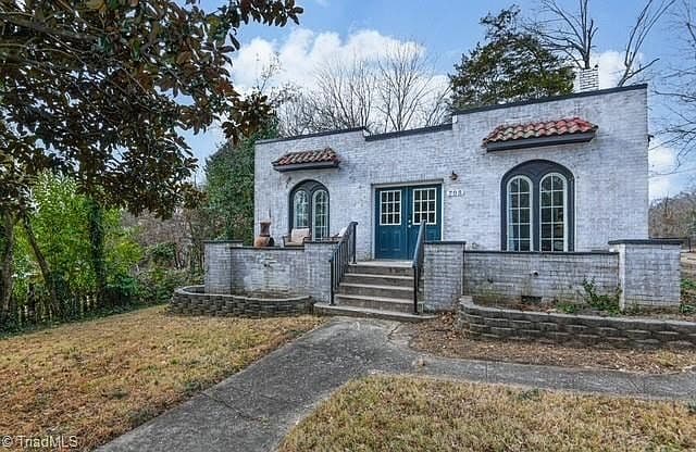 Listing photo 2
