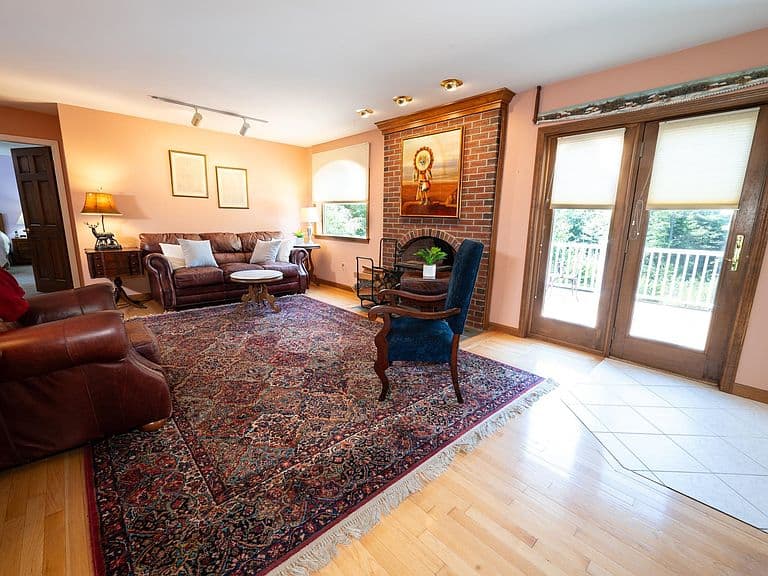 Listing photo 4