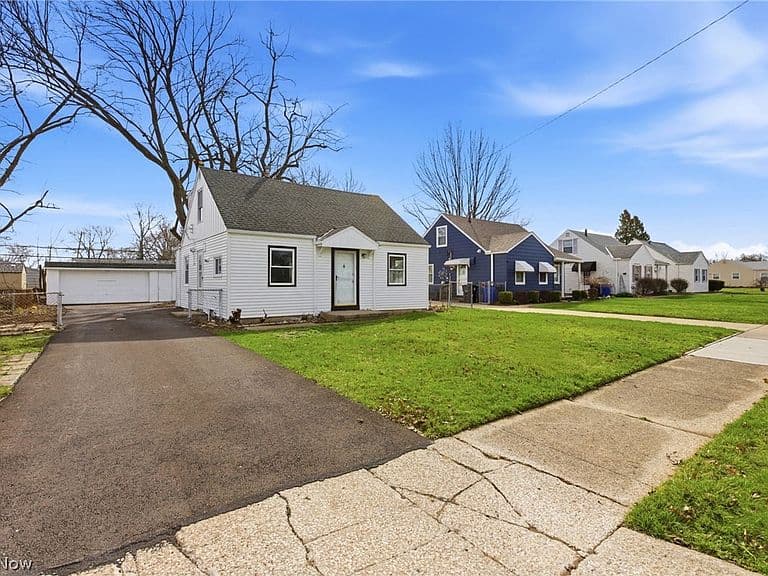 Listing photo 5