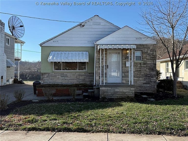 Listing photo 3
