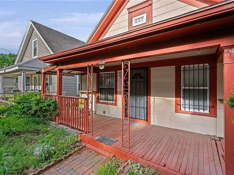 Listing photo 3