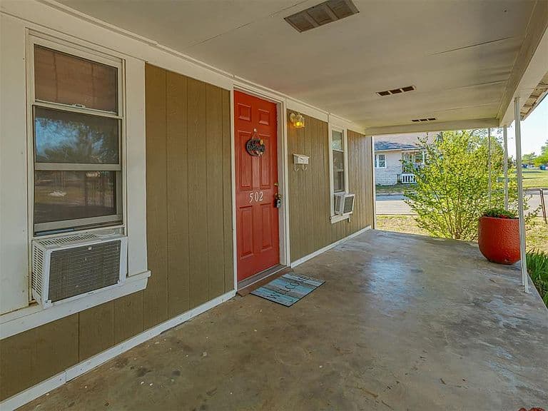 Listing photo 3