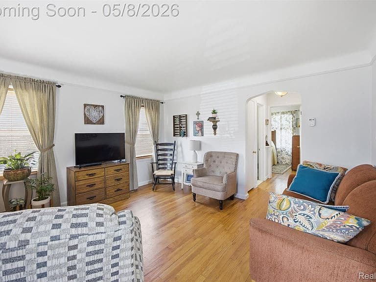 Listing photo 3
