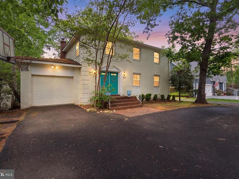 Listing photo 2