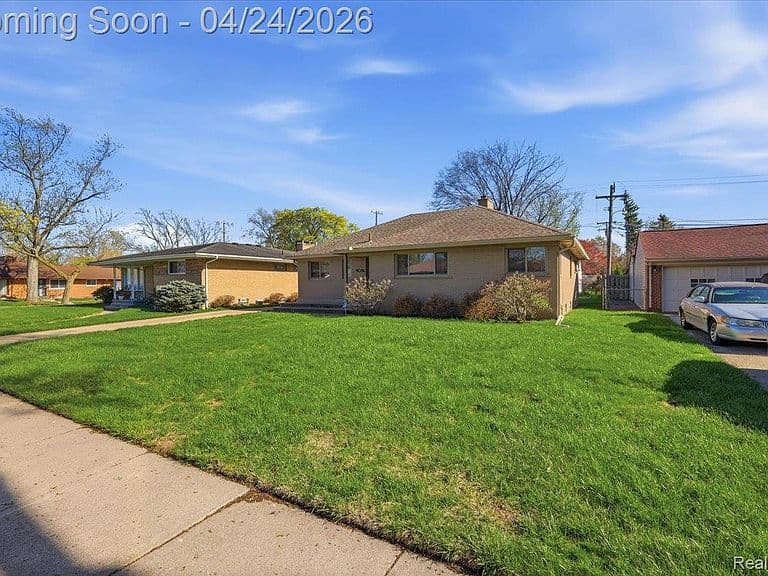 Listing photo 3