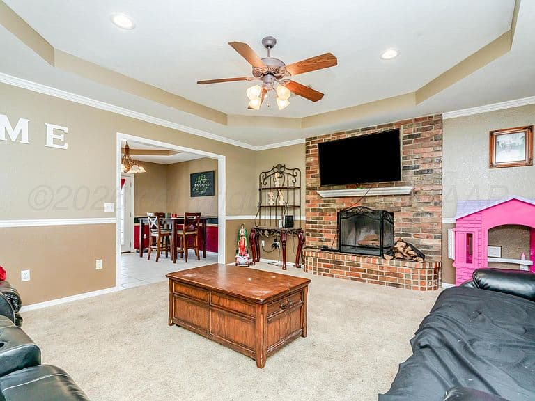 Listing photo 5