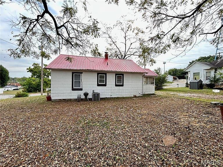 Listing photo 5