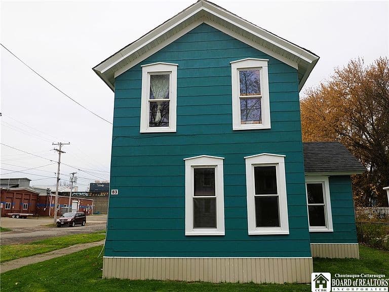 Listing photo 2