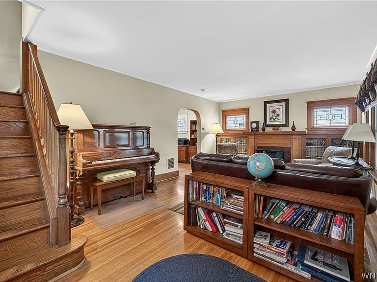 Listing photo 4