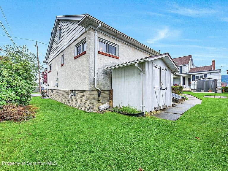 Listing photo 5