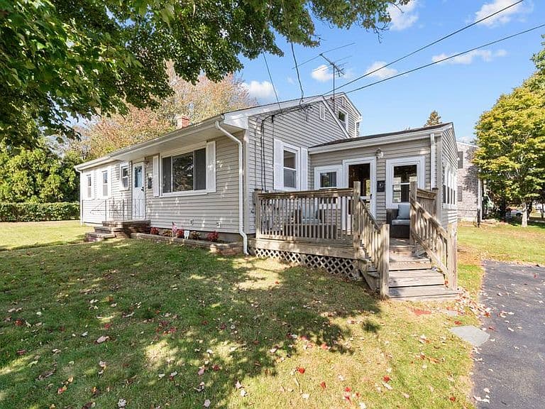 Listing photo 3