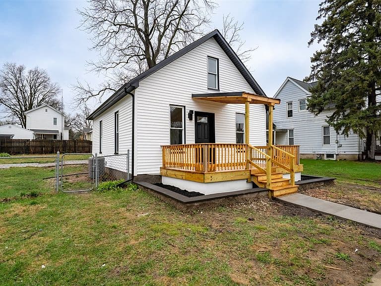 Listing photo 3