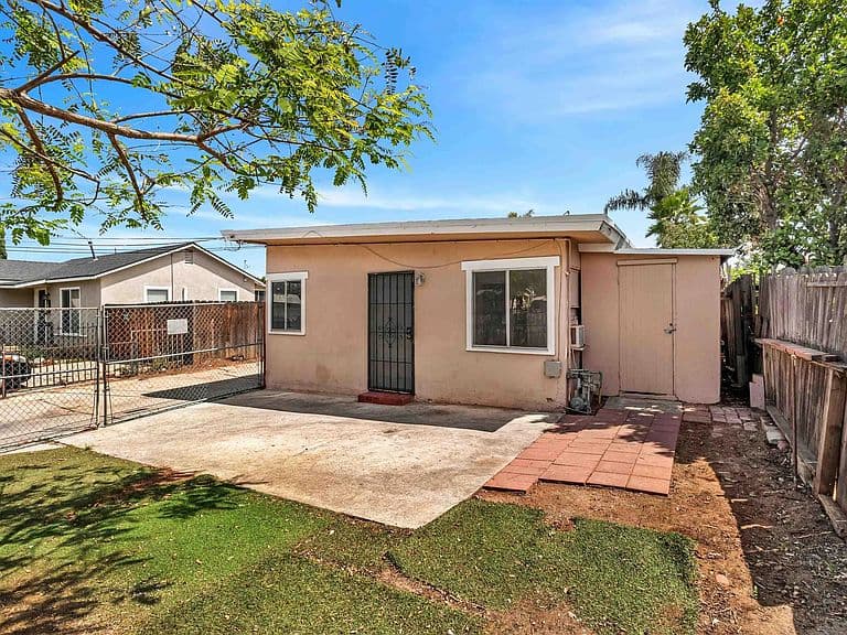 Listing photo 3