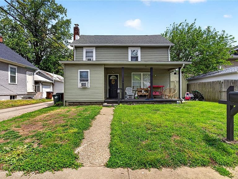 Listing photo 2
