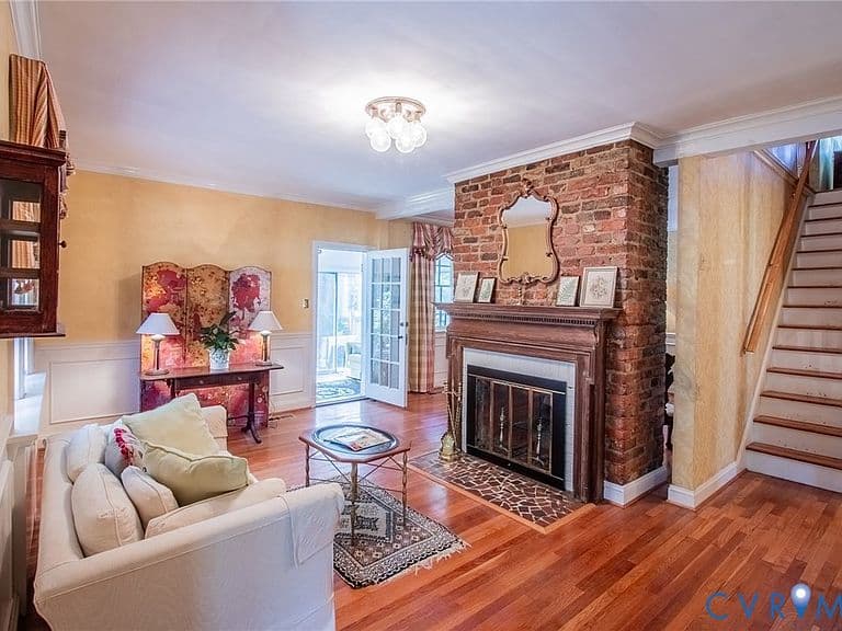 Listing photo 3