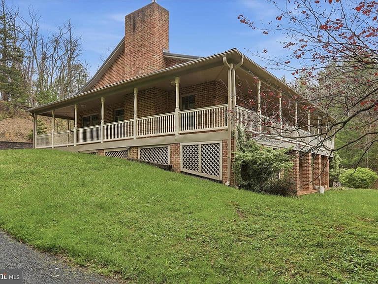 Listing photo 5