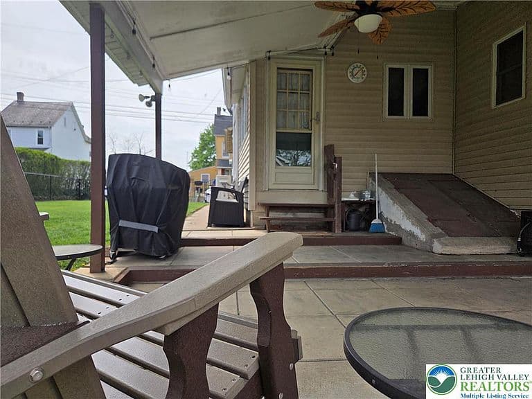 Listing photo 4