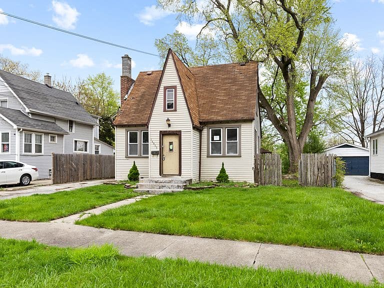 Listing photo 3