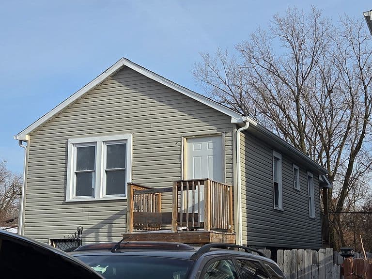 Listing photo 2