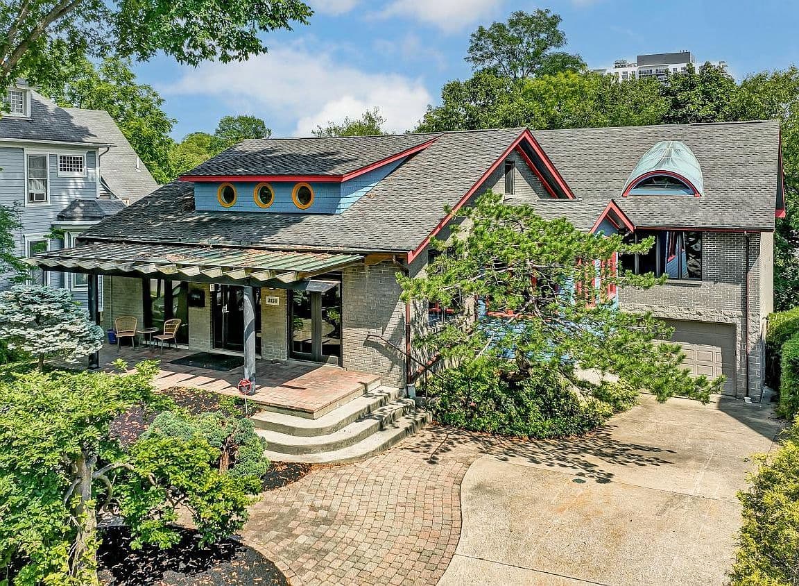 Primary listing photo